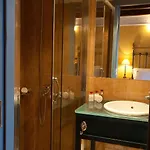 Hotel Mavromichalai
