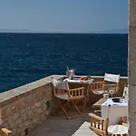Mavromichalai Liménion