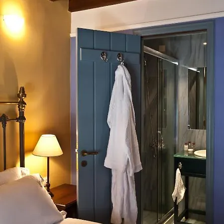 Hotell Mavromichalai 4*