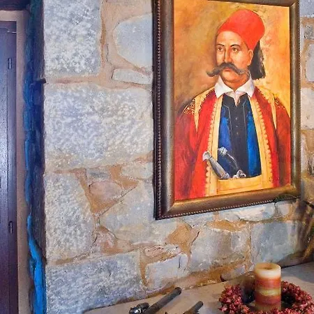 Mavromichalai Limeni