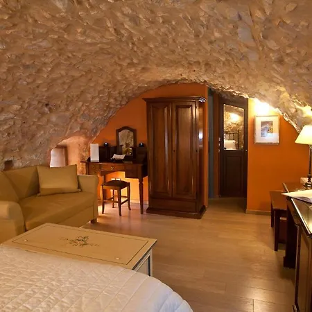 Hotel Mavromichalai Liménion