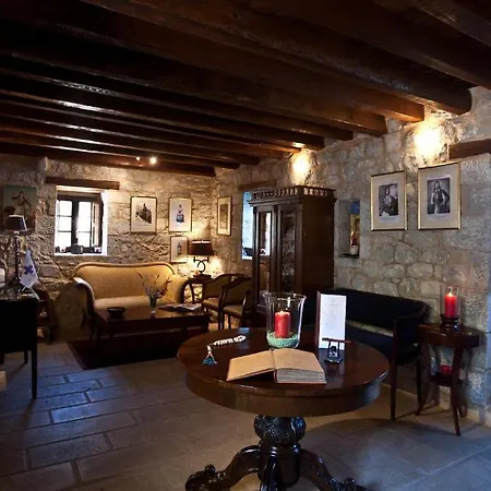 Mavromichalai Hotel 4*