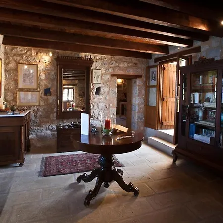 Mavromichalai Hotel Liménion