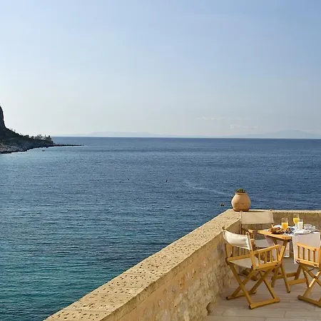 Mavromichalai Hotel