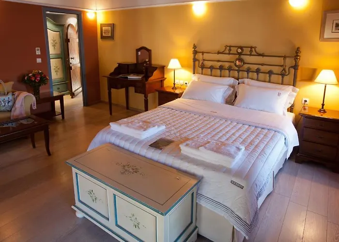 Hotel Mavromichalai