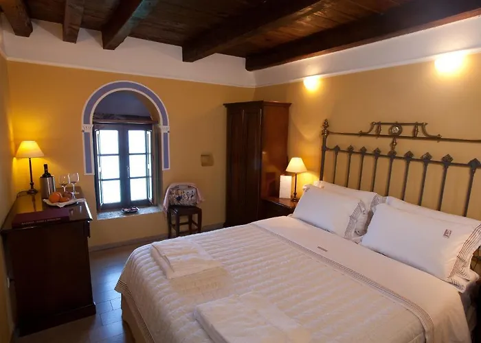 Hotel Mavromichalai Liménion