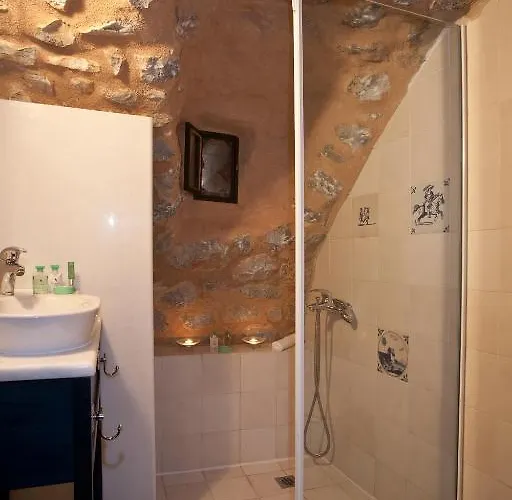Hotel Mavromichalai 4*