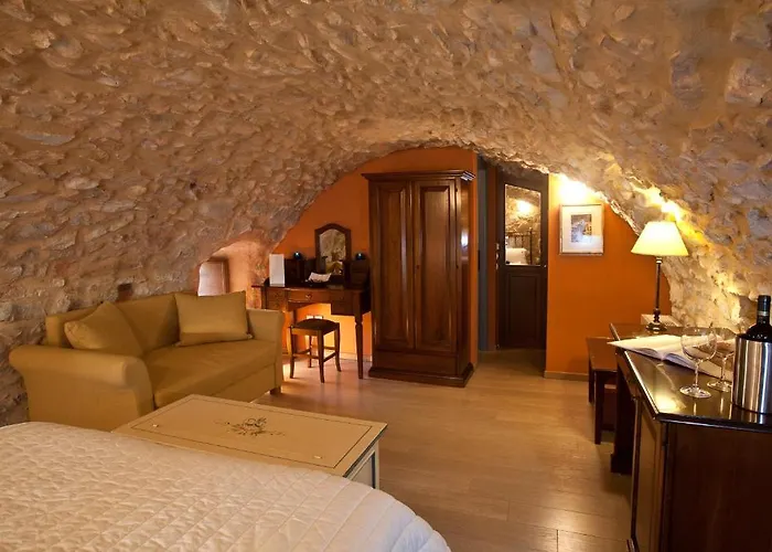 Hotel Mavromichalai Liménion