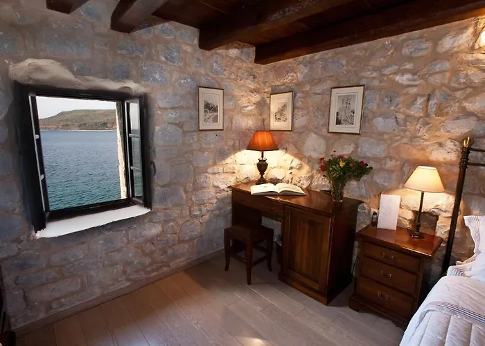 Mavromichalai Szálloda