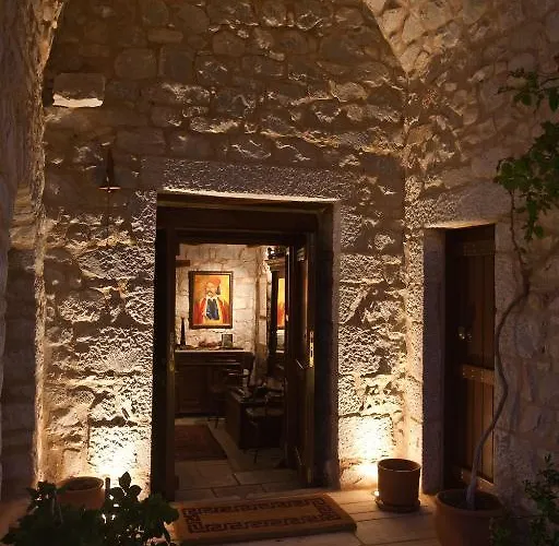 Mavromichalai