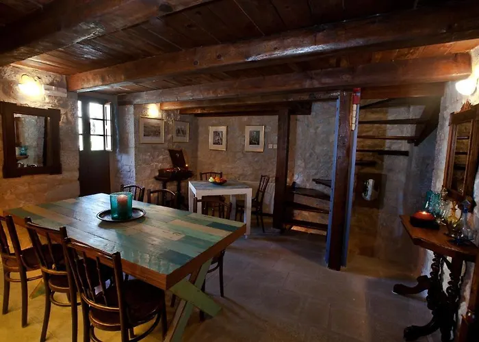 Mavromichalai Szálloda Liménion